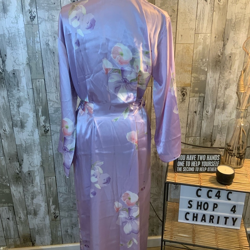 Jones New York Floral Purple Satin Robe. Size L/XL - Picture 5 of 7